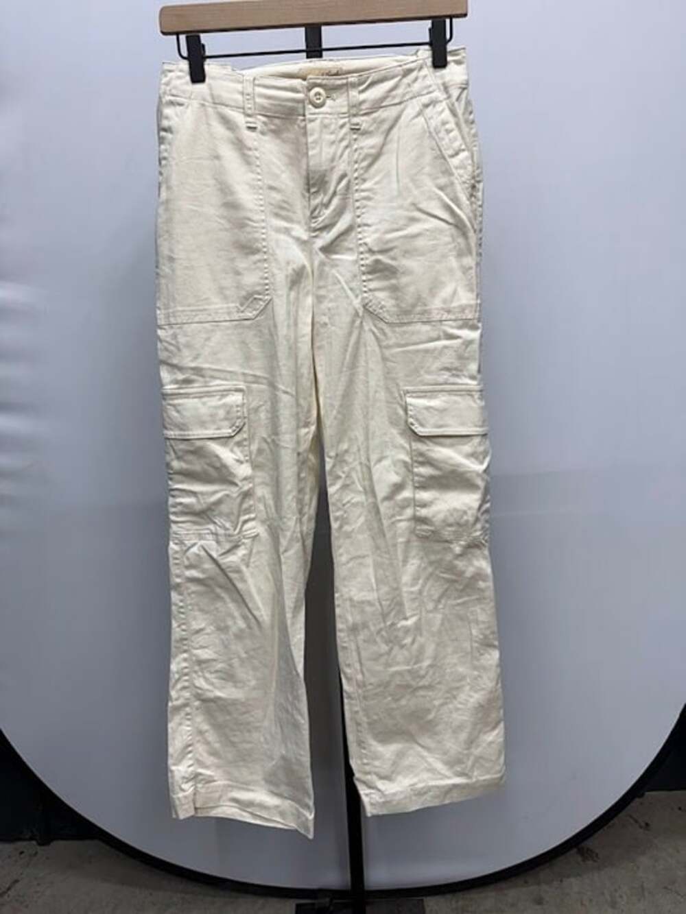 Universal Thread Cream Cargo Wide Leg Pants